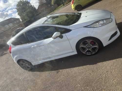 Ford fiesta st2 - ford,